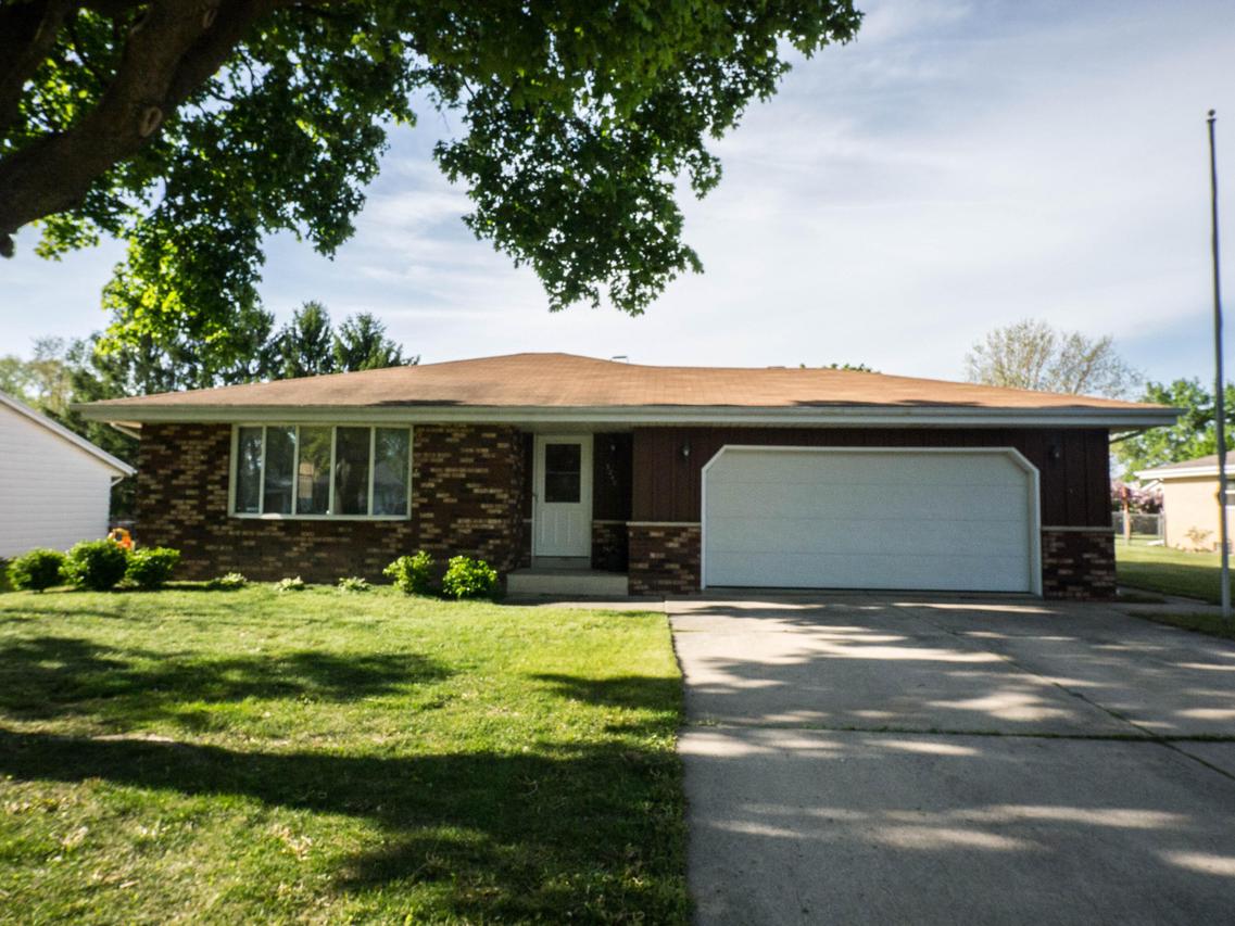3248 Central Ave, East Troy, WI 53120