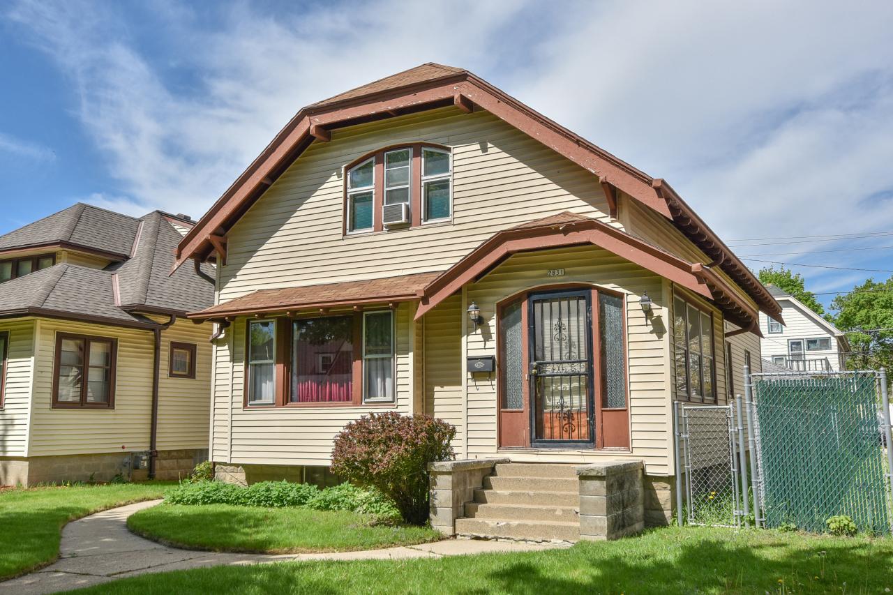 2831 N 46th St, Milwaukee, WI 53210