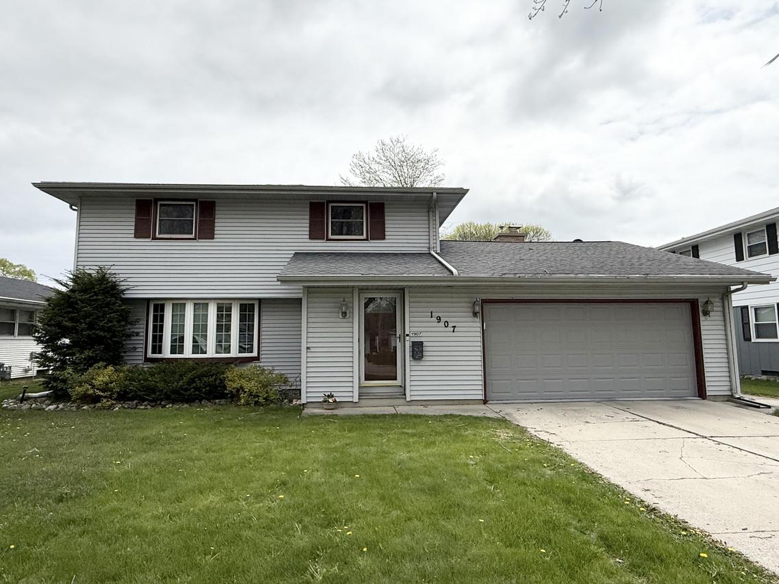 1907 N 27th Pl, Sheboygan, WI 53081