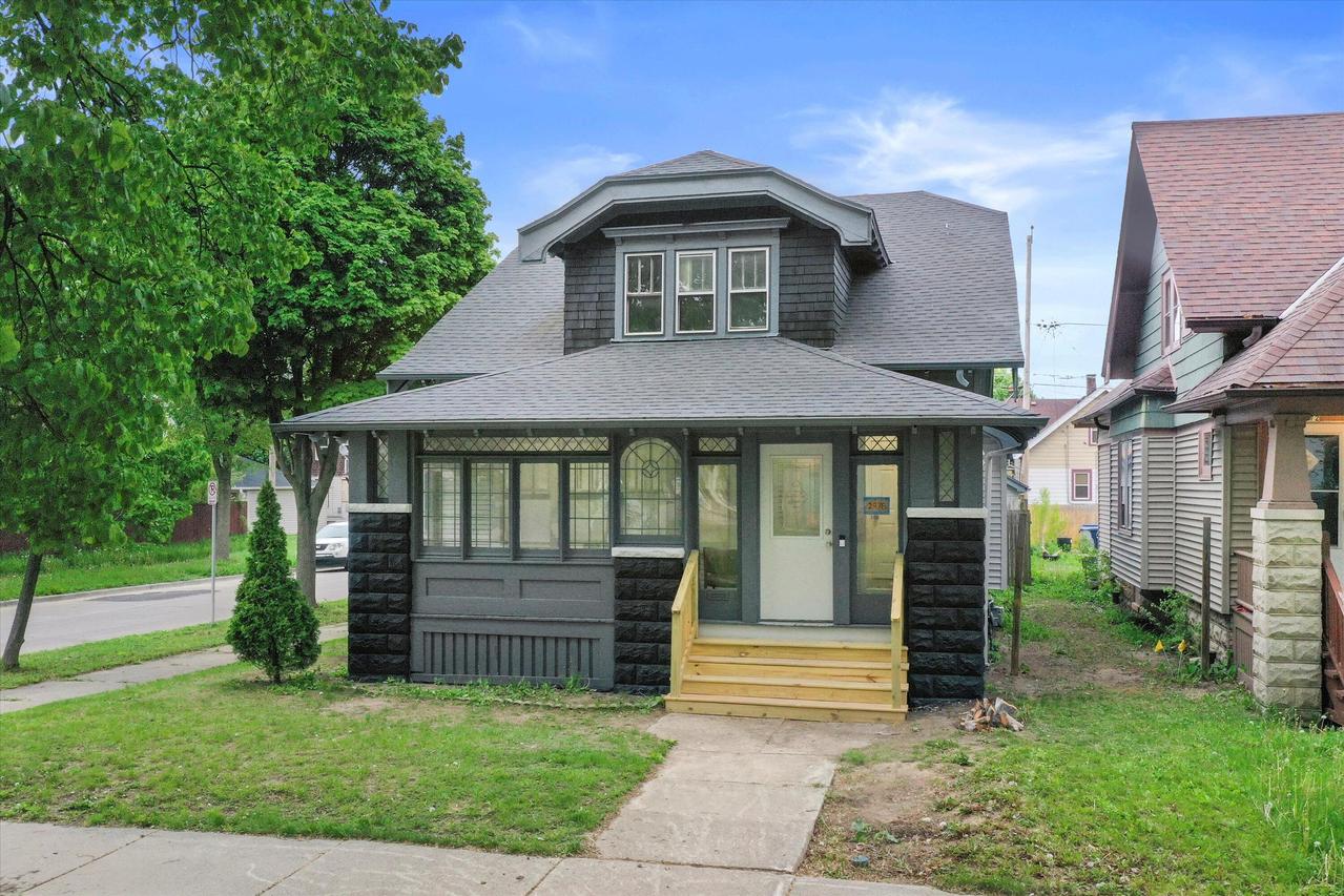 2976 N 40th St, Milwaukee, WI 53210
