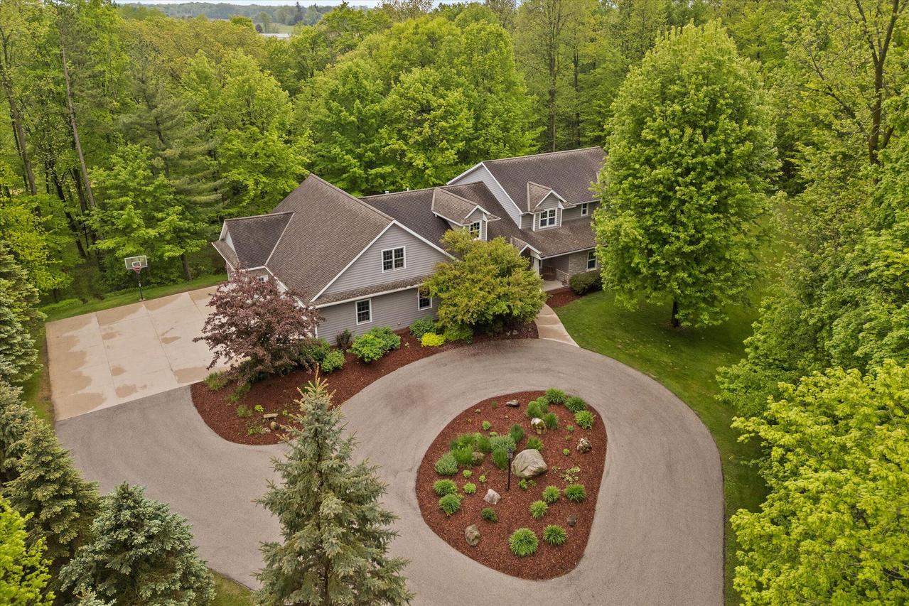 2490 S River Rd, West Bend, WI 53095