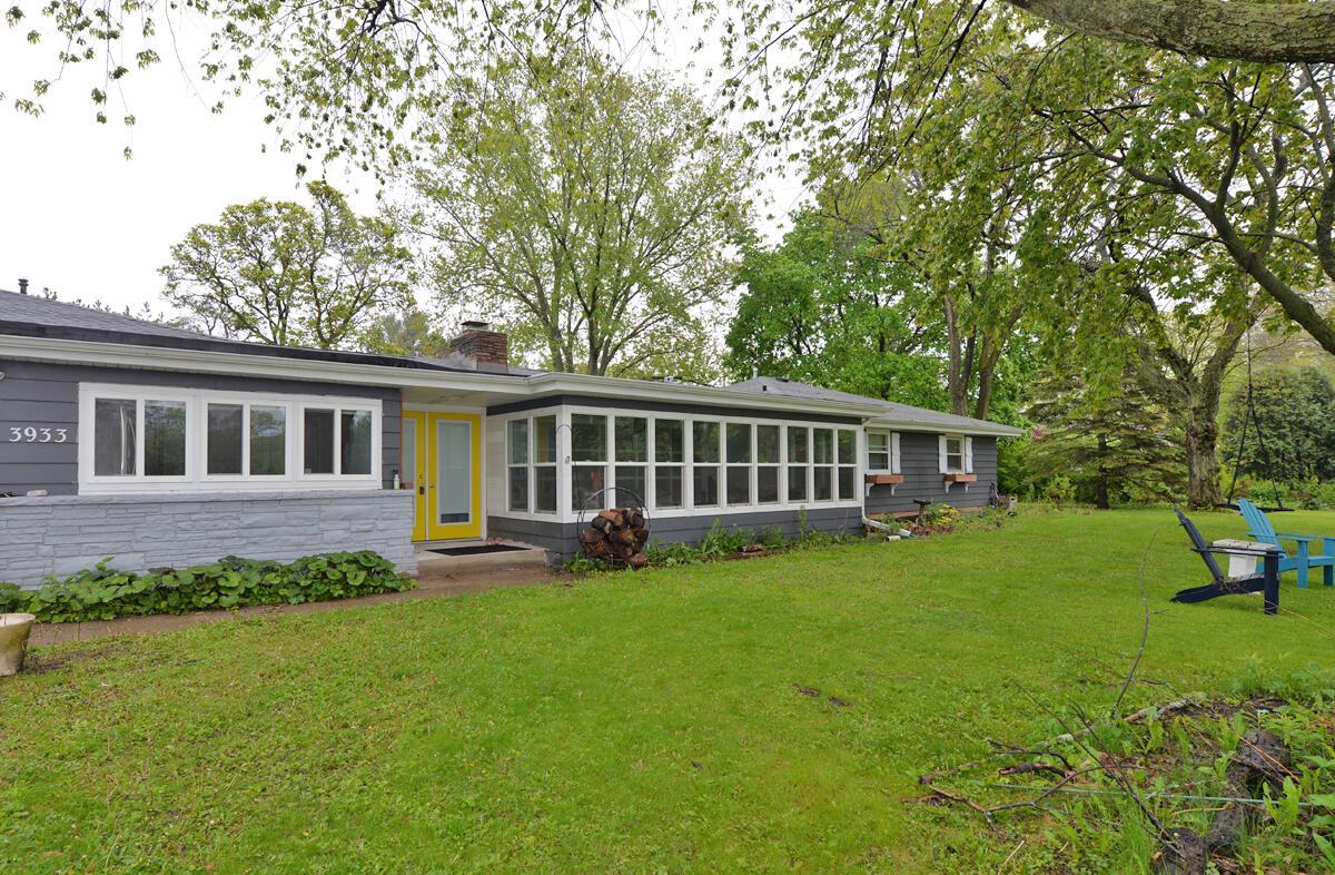 3933 Country Ln, Mount Pleasant, WI 53405