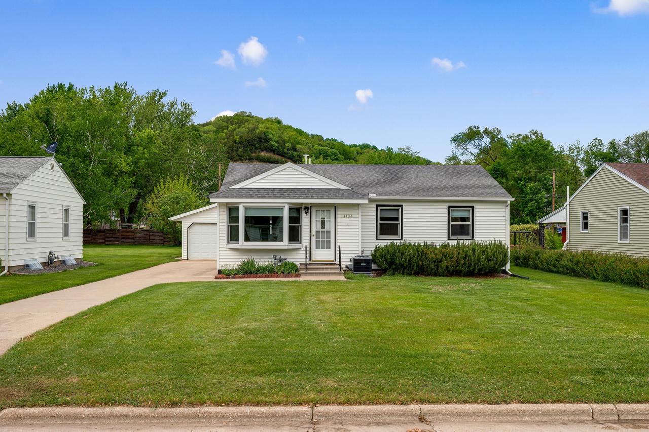4103 Riverview Dr, La Crosse, WI 54601