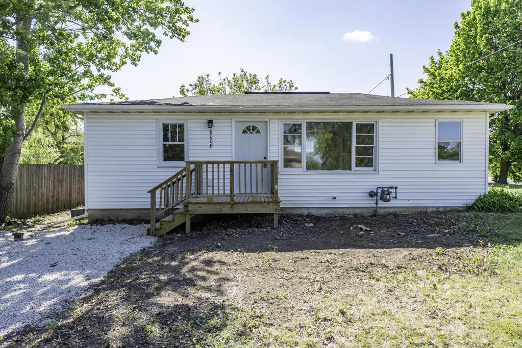 6008 240th Ave, Paddock Lake, WI 53168