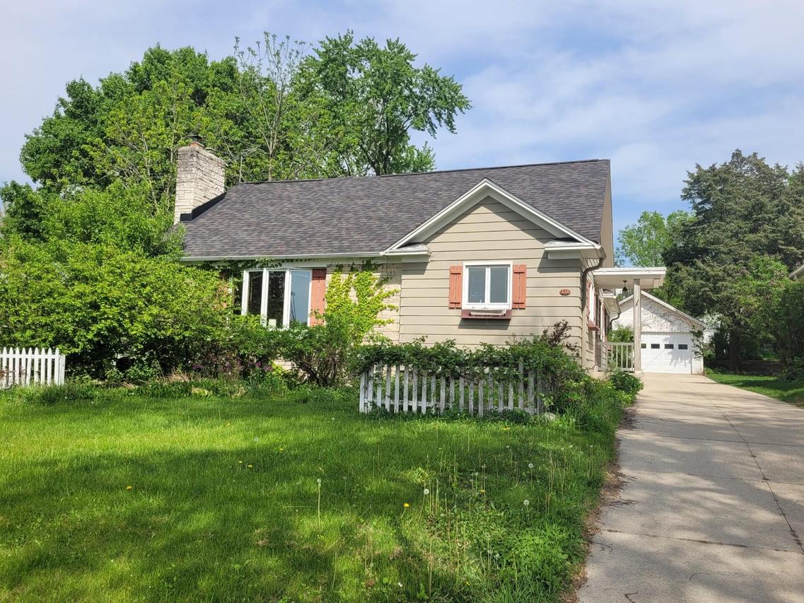111 N Greenfield Ave, Waukesha, WI 53186