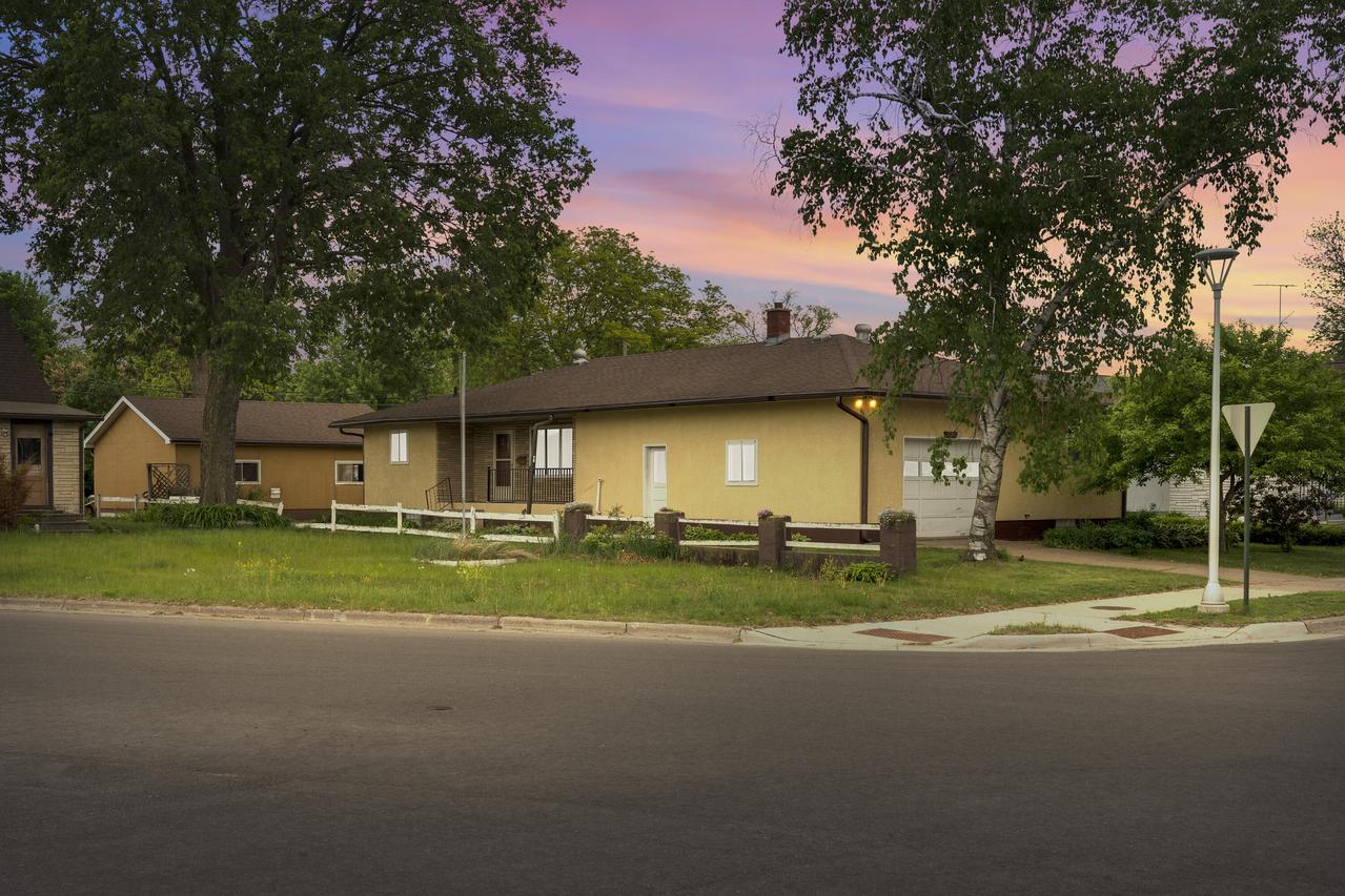2530 Onalaska Ave, La Crosse, WI 54603