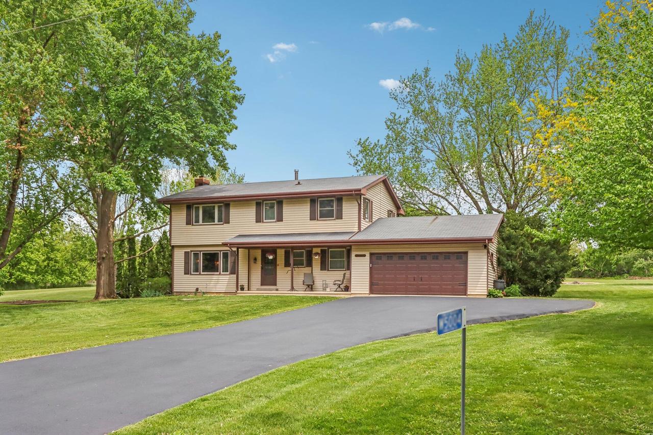 W5004 Cobblestone Rd, Walworth, WI 53184