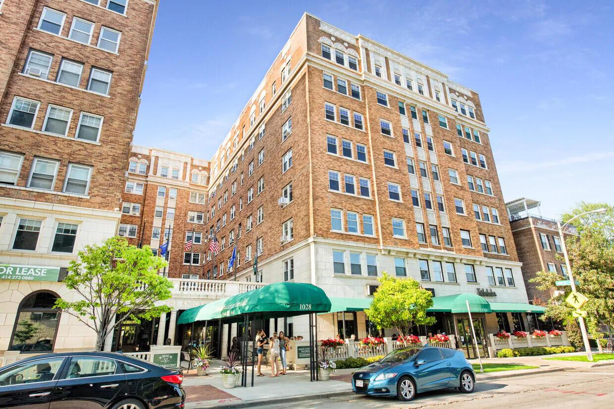 1028 E Juneau Ave #316, Milwaukee, WI 53202