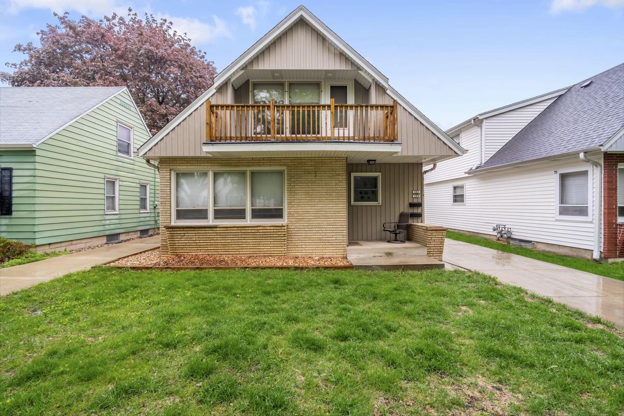 300 S 79th St #302, Milwaukee, WI 53214