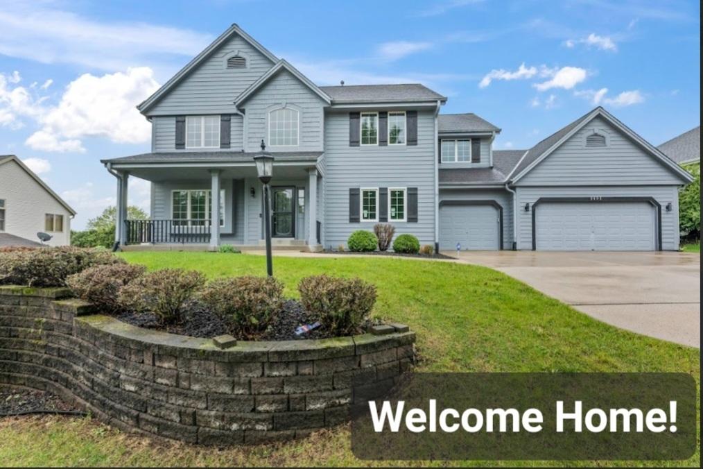 2605 River Ridge, Waukesha, WI 53189