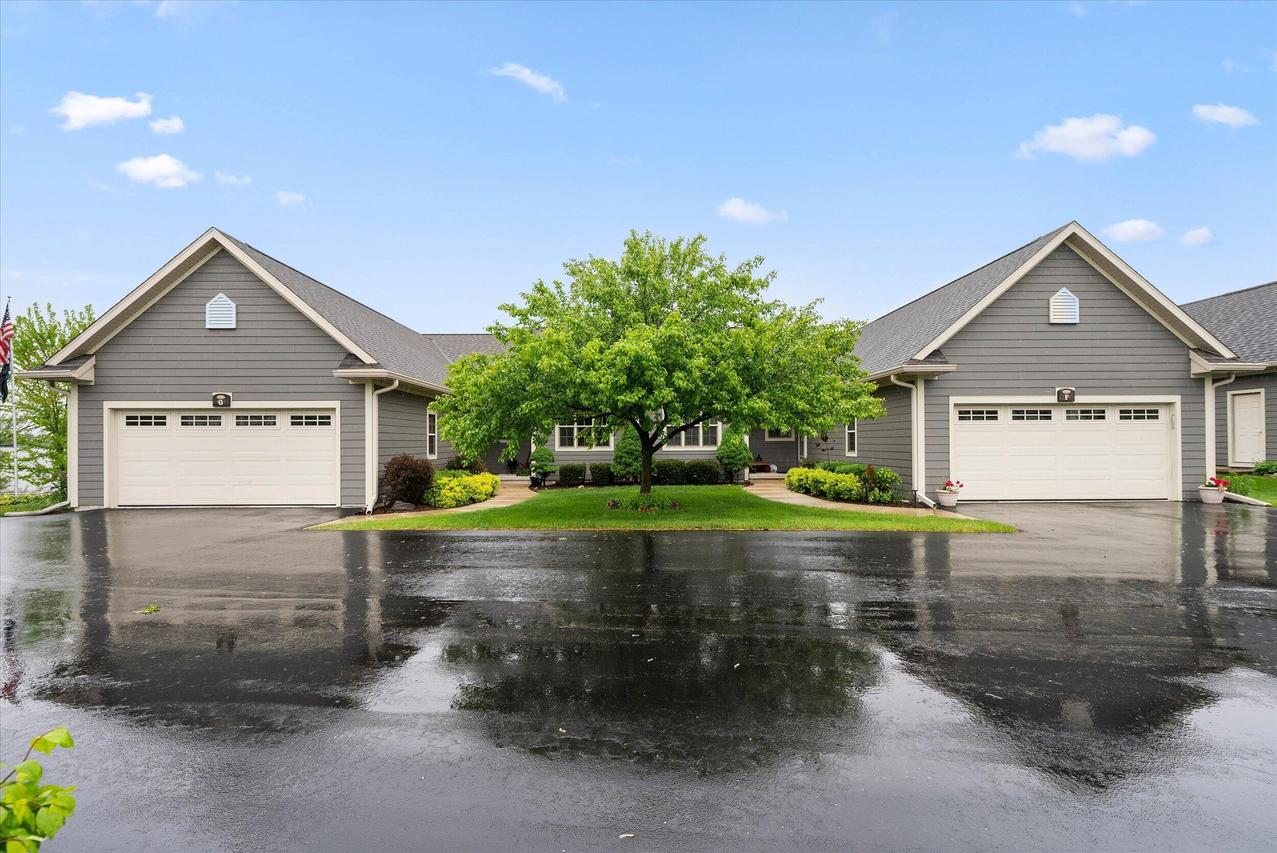 537 W Juneau St #F, Hustisford, WI 53034