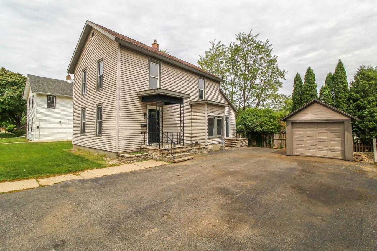 139 S Church St, Whitewater, WI 53190