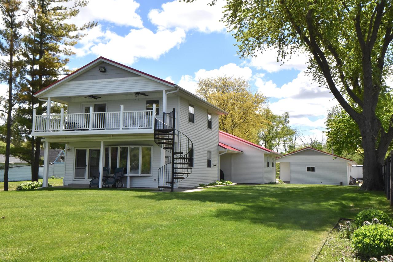 2462 Wallace Lake, Trenton, WI 53090
