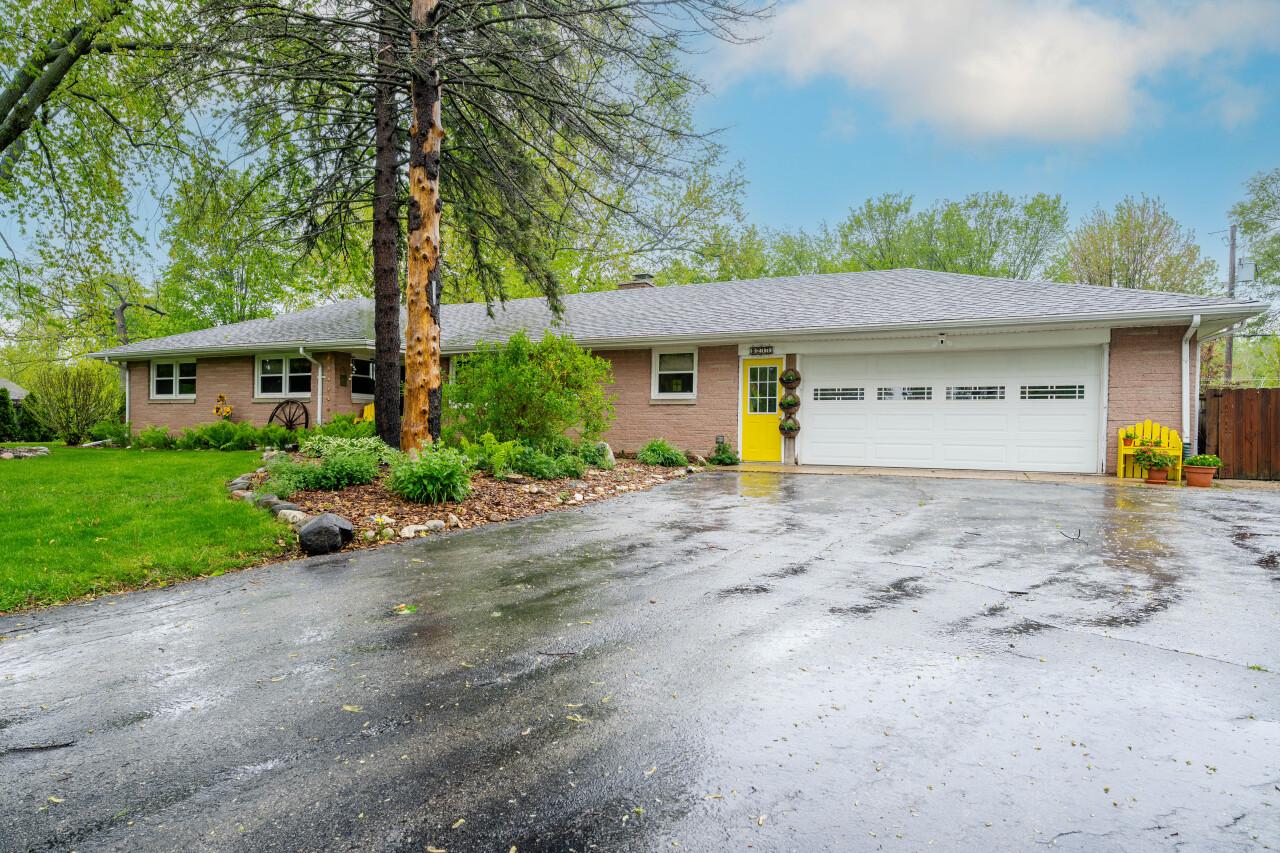5211 S La Salle Dr, New Berlin, WI 53151