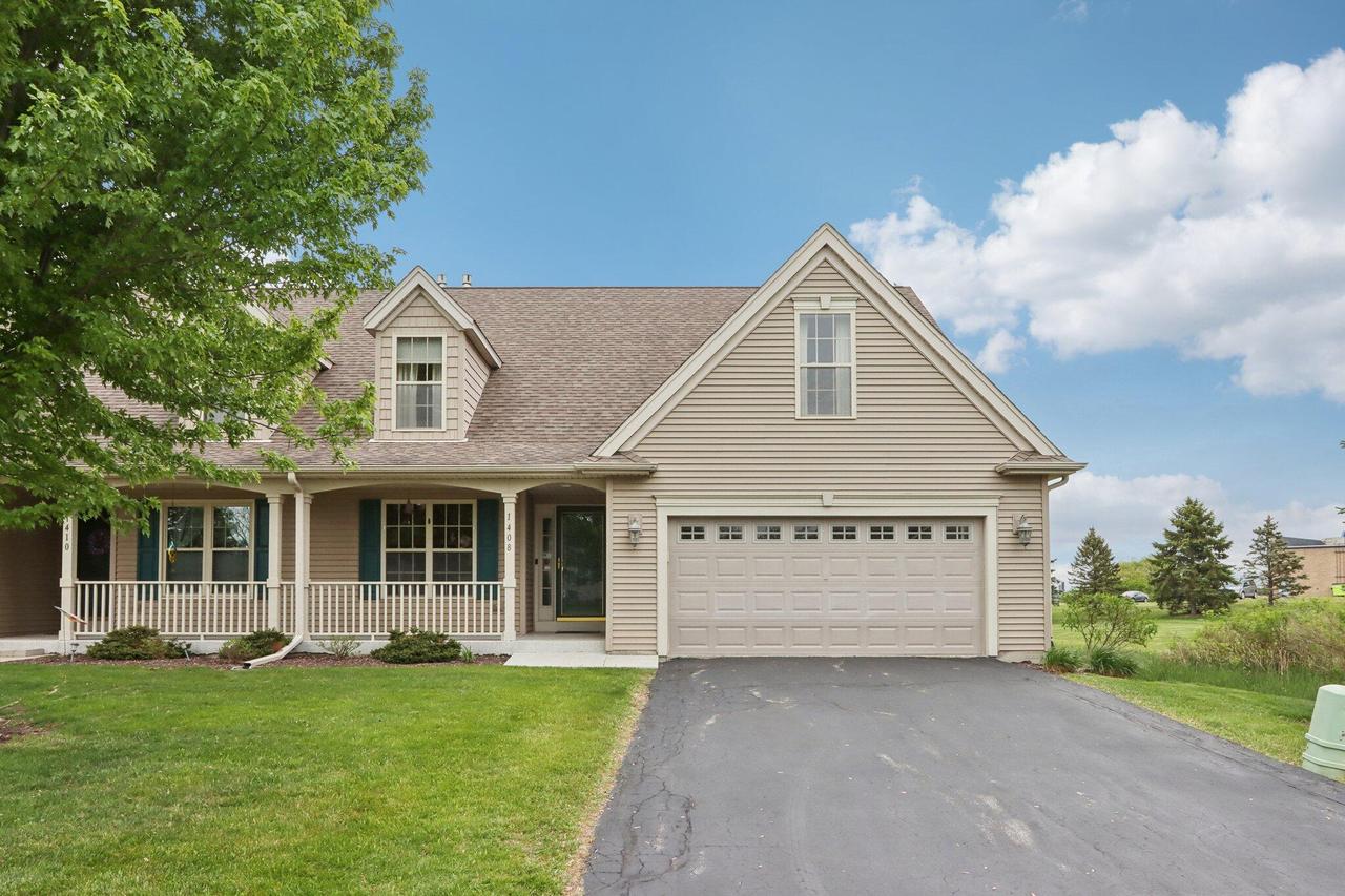 1408 Groves Ln #12, Union Grove, WI 53182