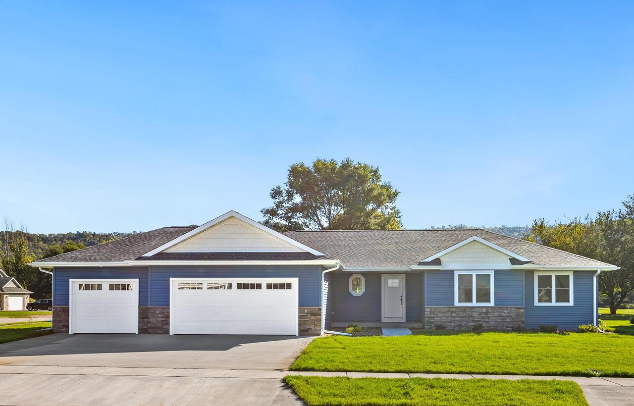 3137 Horton St, Holmen, WI 54636