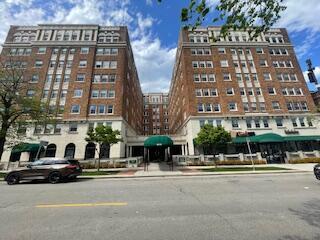 1028 E Juneau Ave #221, Milwaukee, WI 53202