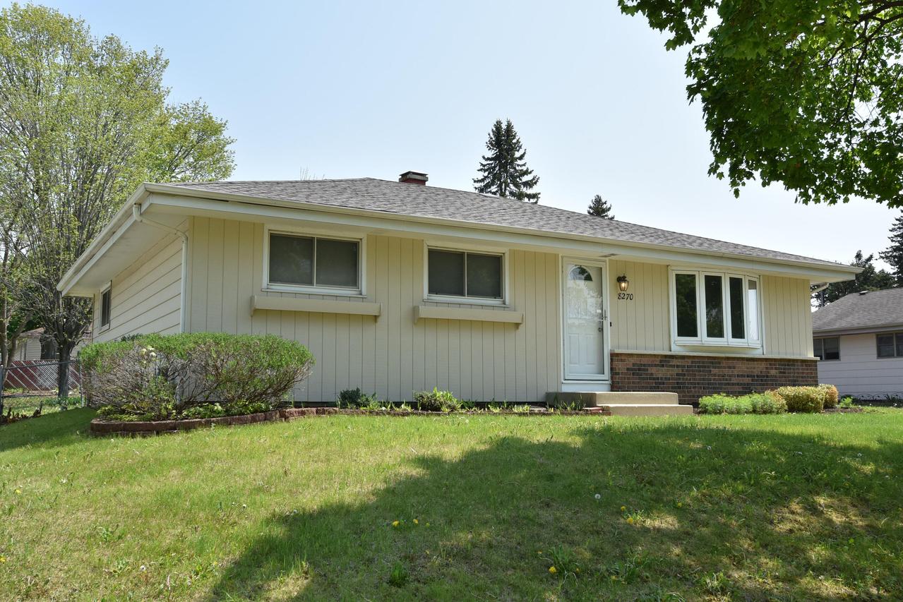 8270 N Celina St, Milwaukee, WI 53224