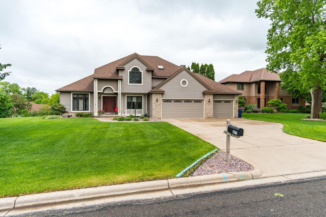 631 L Hauser Rd, Onalaska, WI 54650