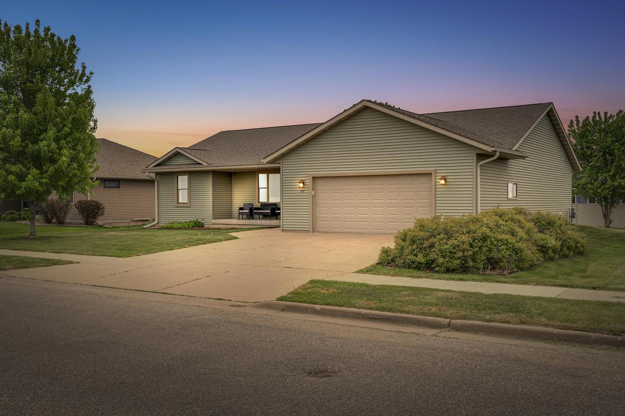 1114 Newport Ln, Holmen, WI 54636