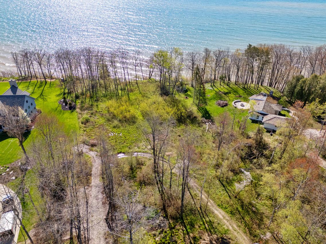4314 High Point Beach, Port Washington, WI 53074