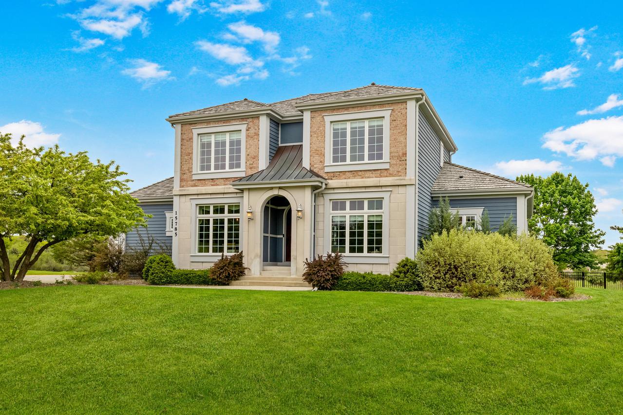 15785 Choctaw Trl, Brookfield, WI 53005