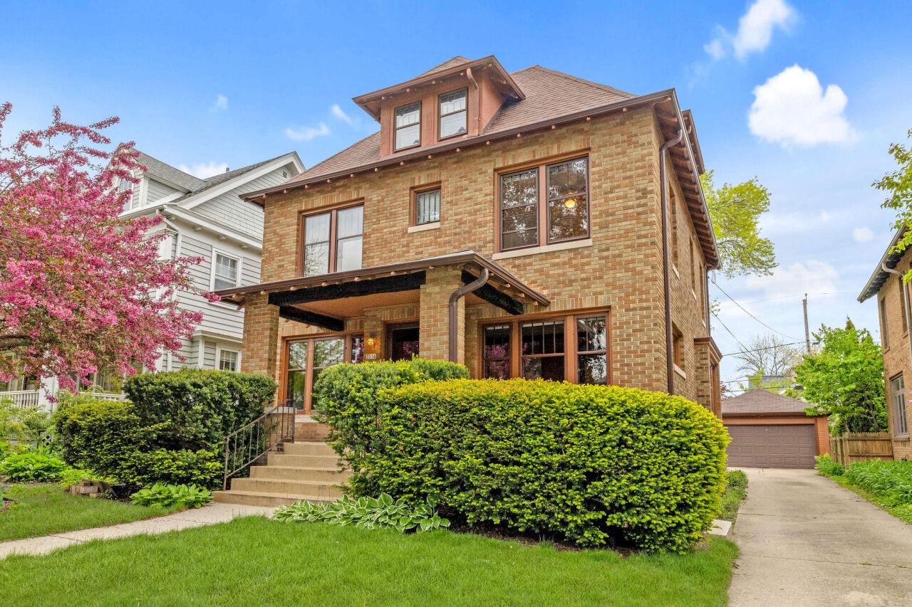 3536 N Frederick Ave, Shorewood, WI 53211