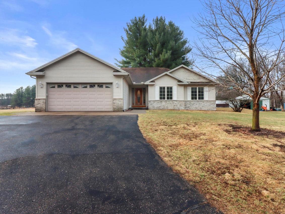W11065 Menominee Rd, Lewiston, WI 53901