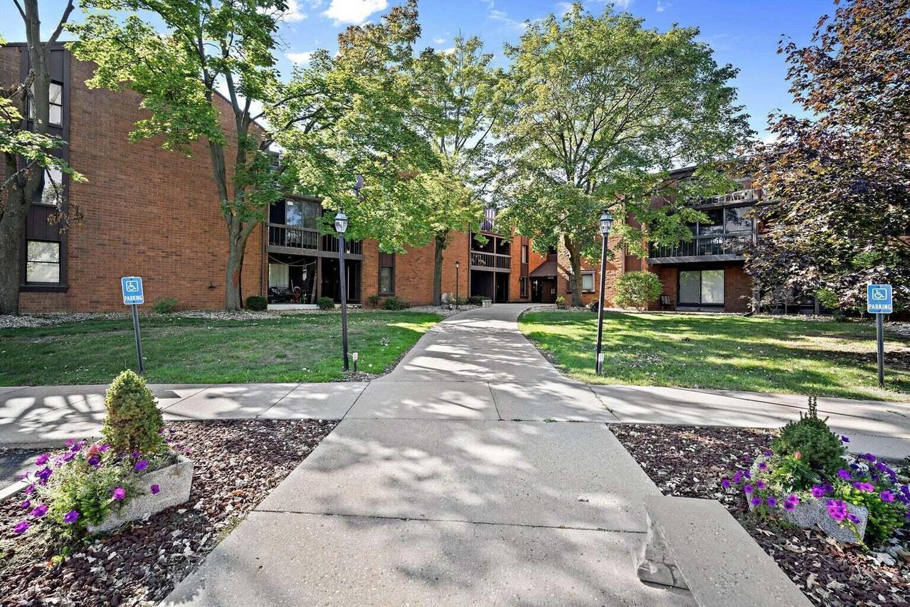 4215 N 100th St #140C, Milwaukee, WI 53222