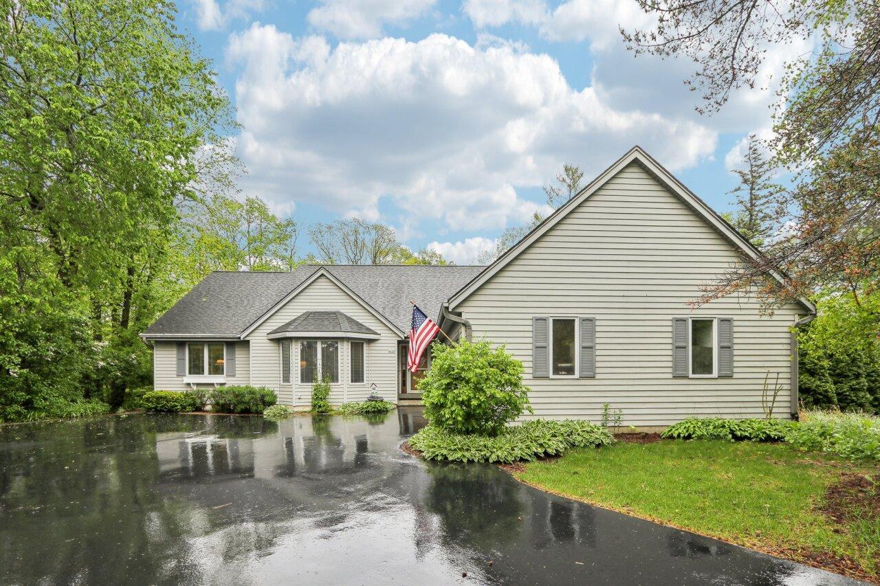 4610 S 124th St, Greenfield, WI 53228