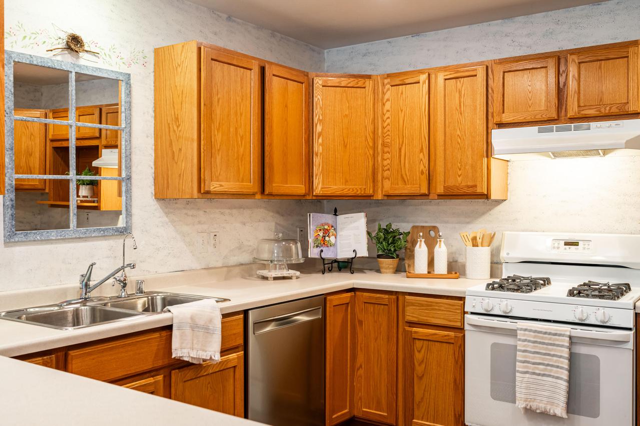 N100W14330 Sunburst Trl, Germantown, WI 53022
