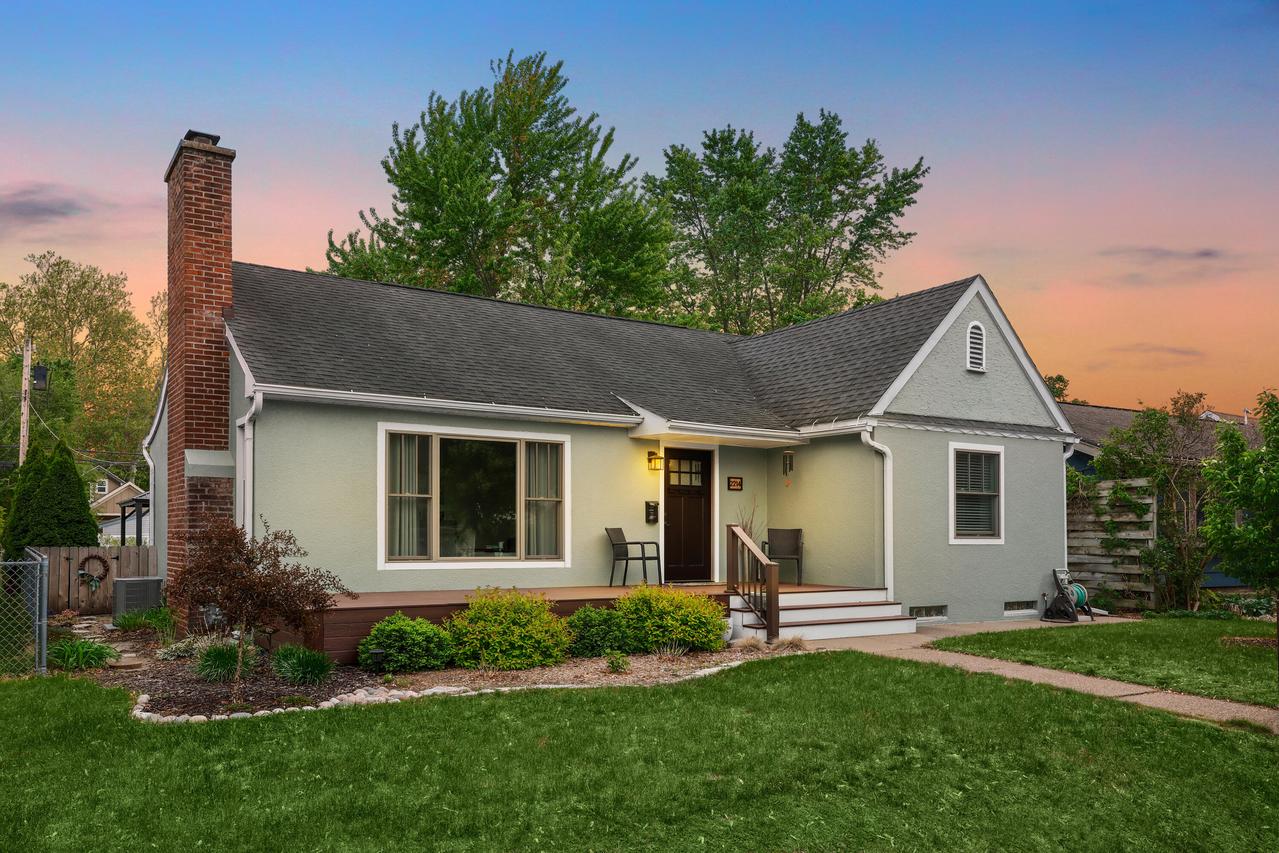 2214 Ferry St, La Crosse, WI 54601