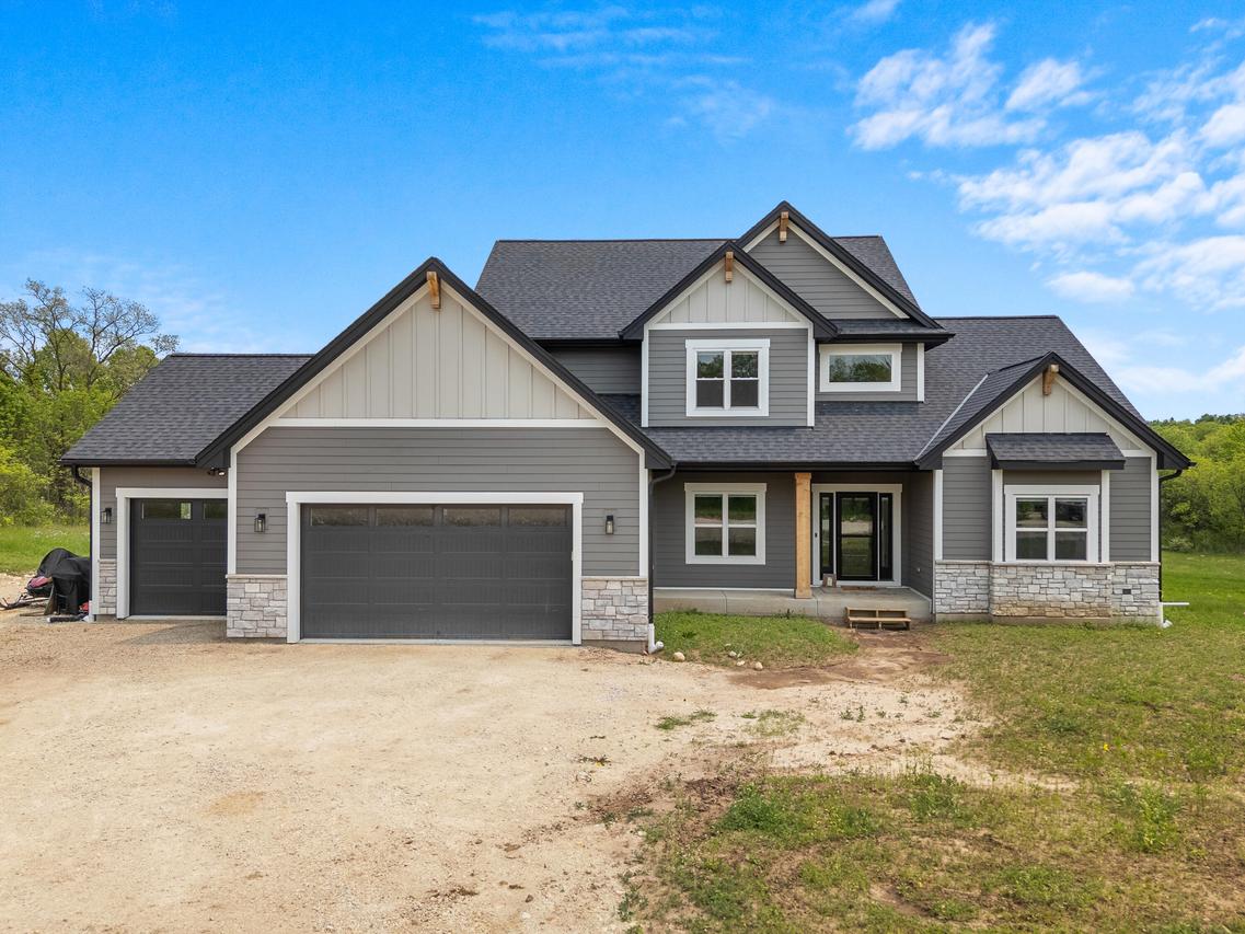 6340 Congress Dr, Trenton, WI 53095