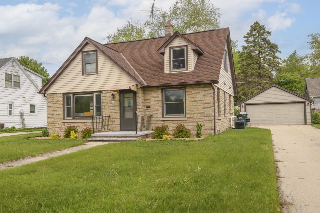 918 Park Ave, West Bend, WI 53090