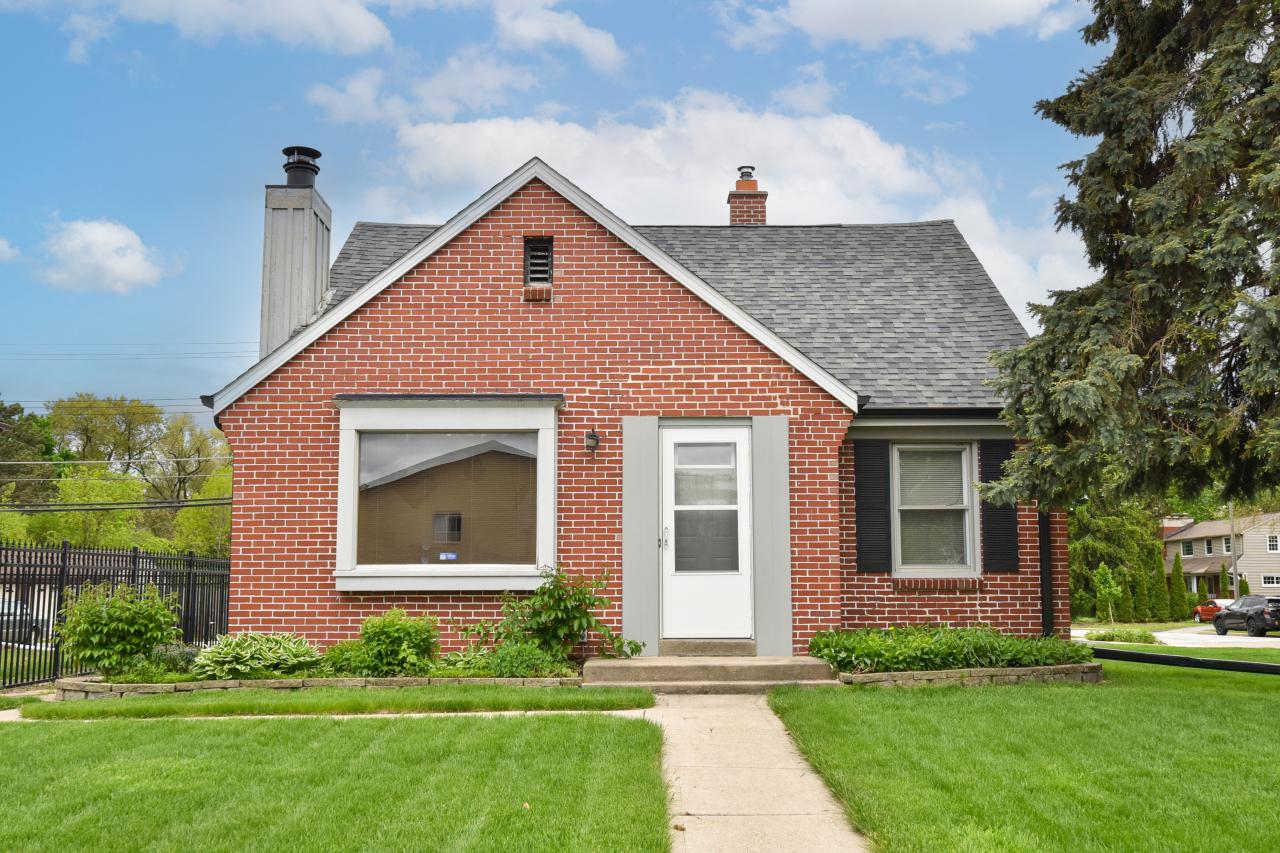 10339 W Hampton Ave, Milwaukee, WI 53225