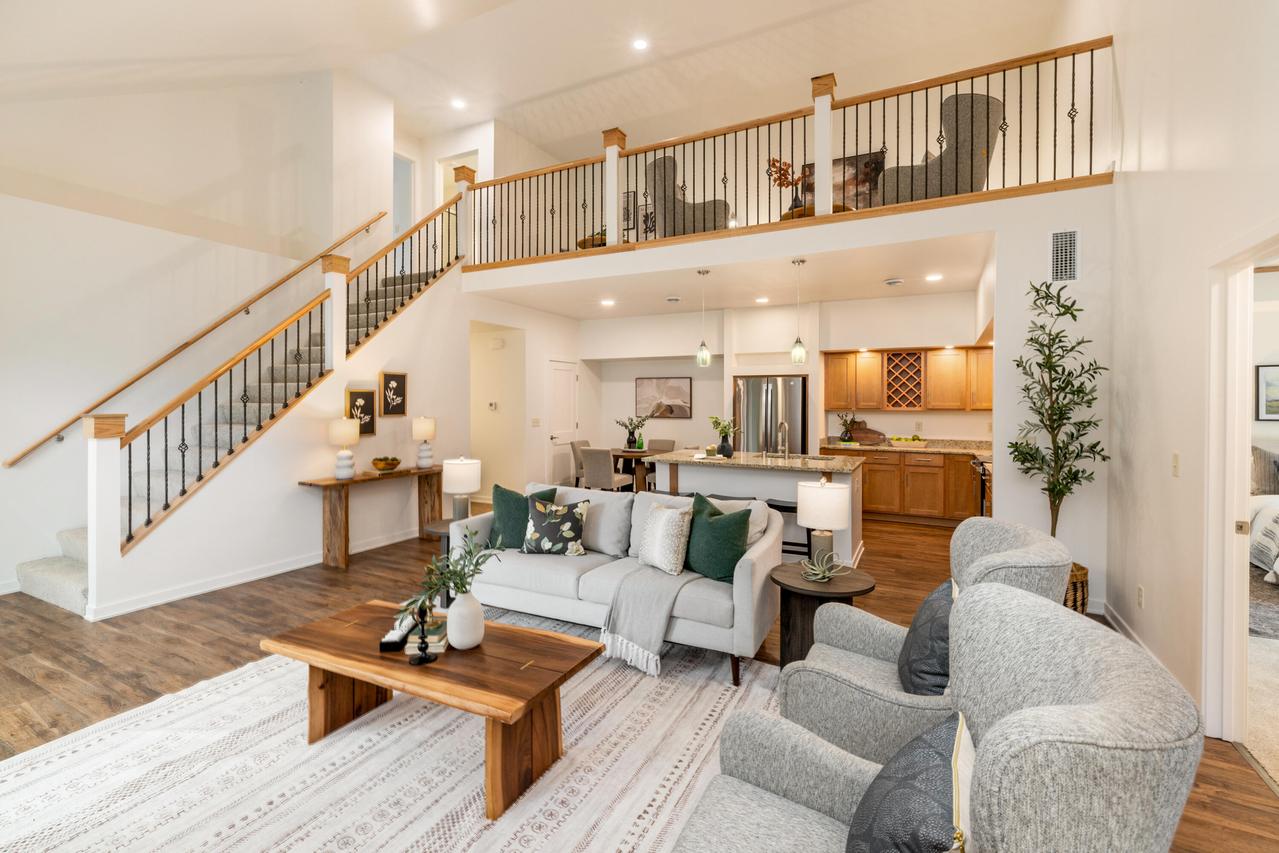 2725 Pond Dr, Saint Francis, WI 53235