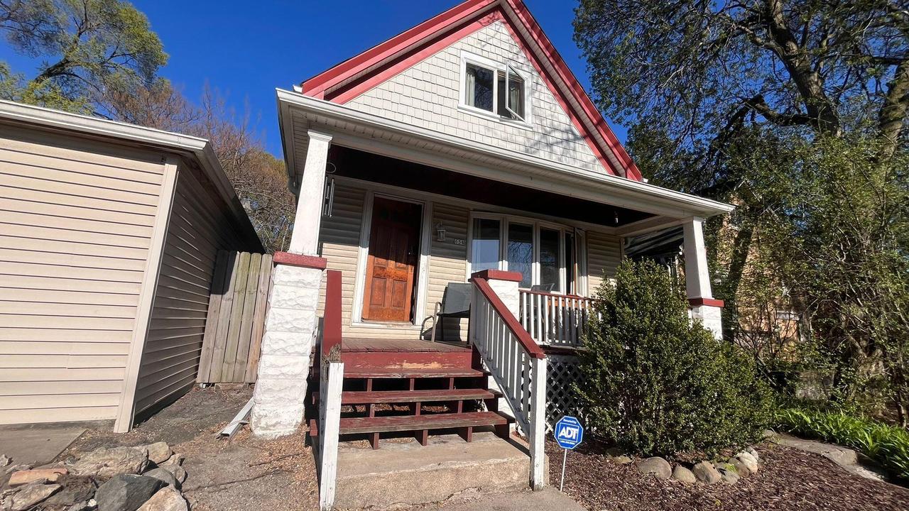 634 N 40th St., Milwaukee, WI 53208