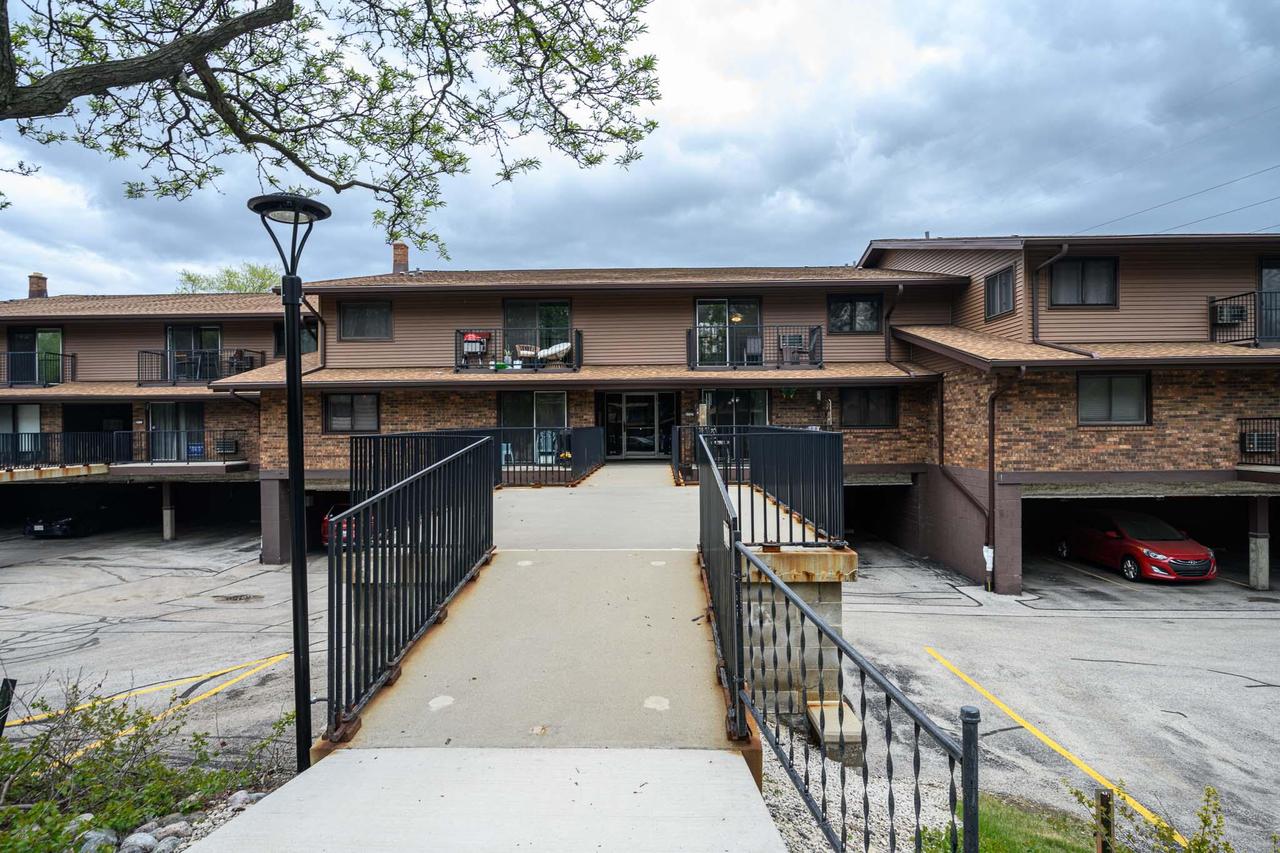 8525 W Waterford Ave #1, Greenfield, WI 53228