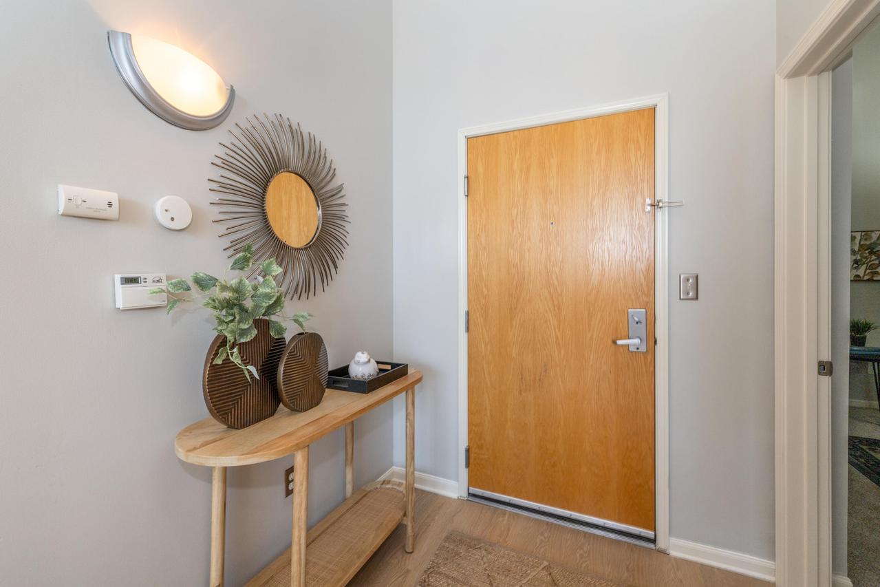 1924 N Hubbard St #208, Milwaukee, WI 53212
