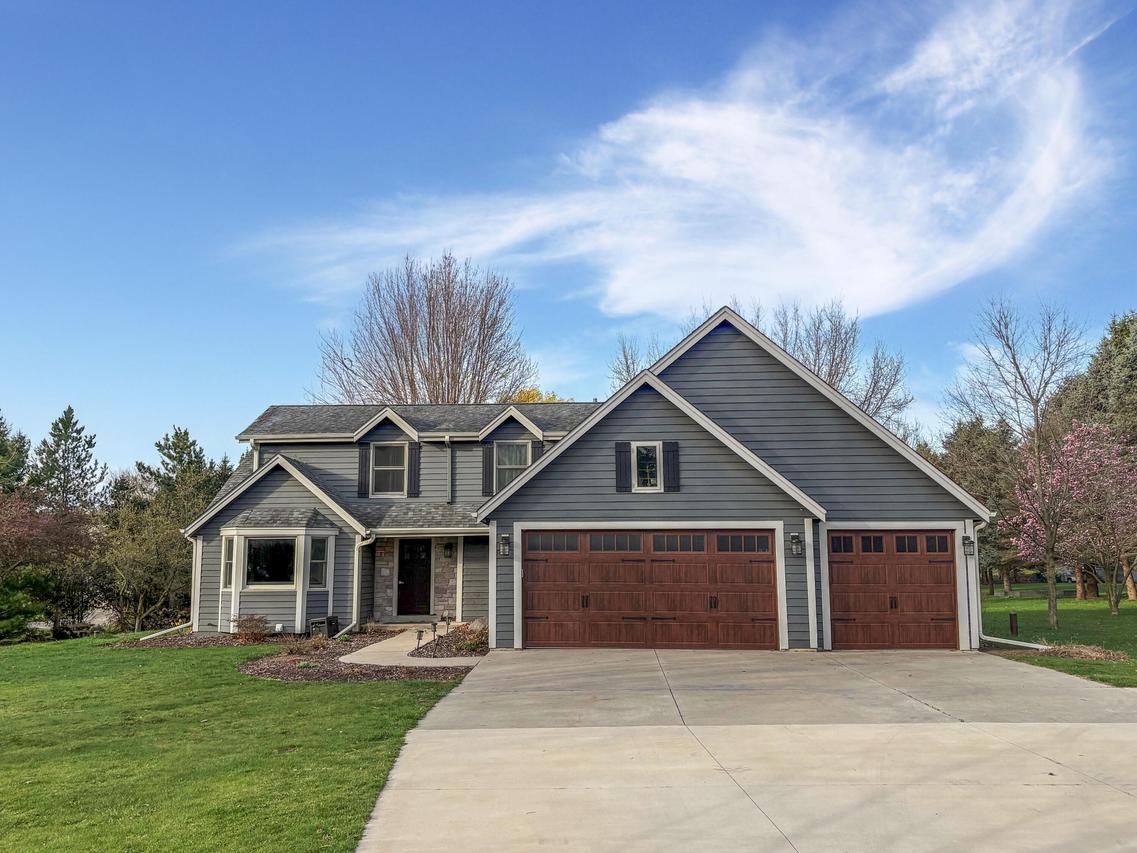 1977 Elm Tree Dr., Farmington, WI 53040