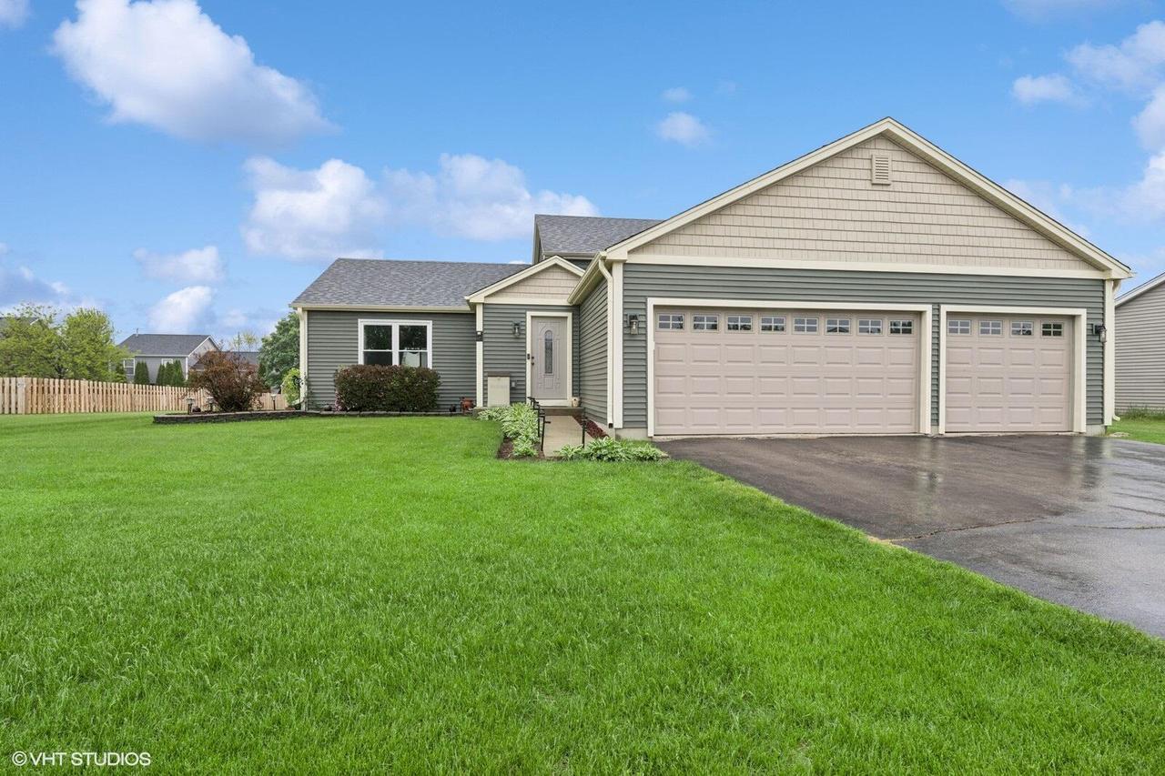 260 Quail Dr, Genoa City, WI 53128