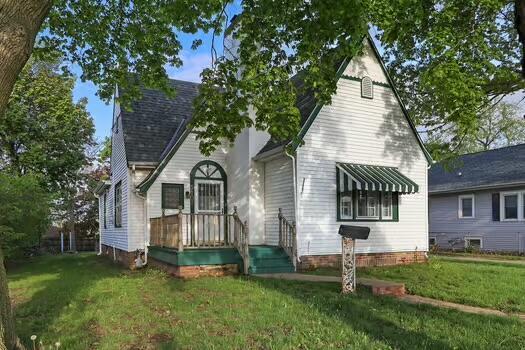 1107 Perry Ave, Racine, WI 53406