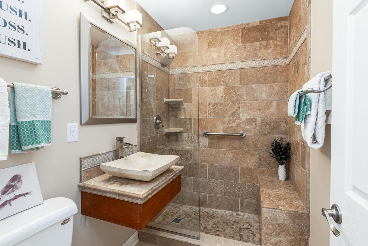 357 W Sugar Ln, Glendale, WI 53217