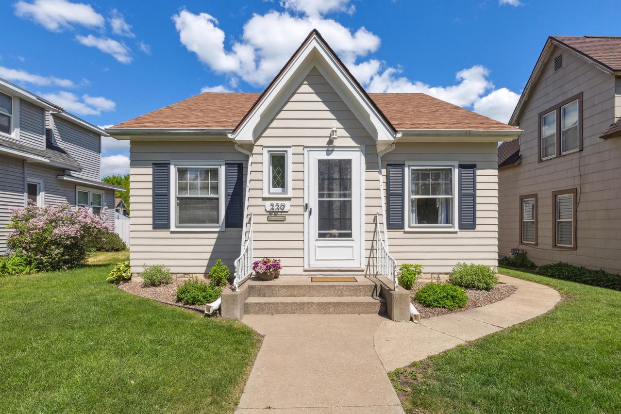 339 S 22nd St, La Crosse, WI 54601