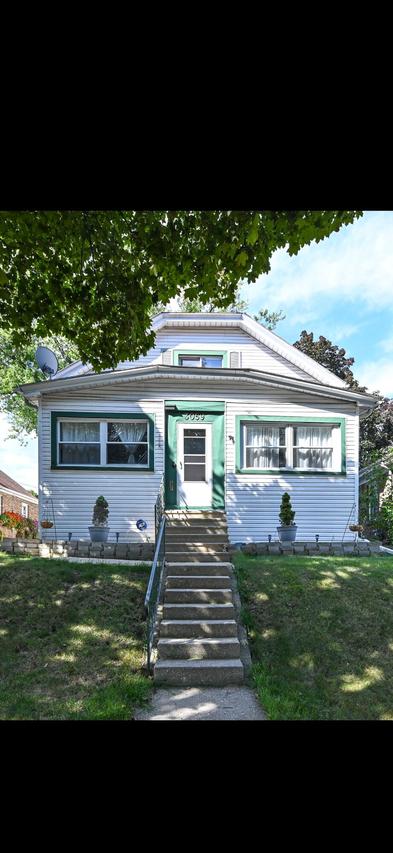 3059 S 34th St, Milwaukee, WI 53215