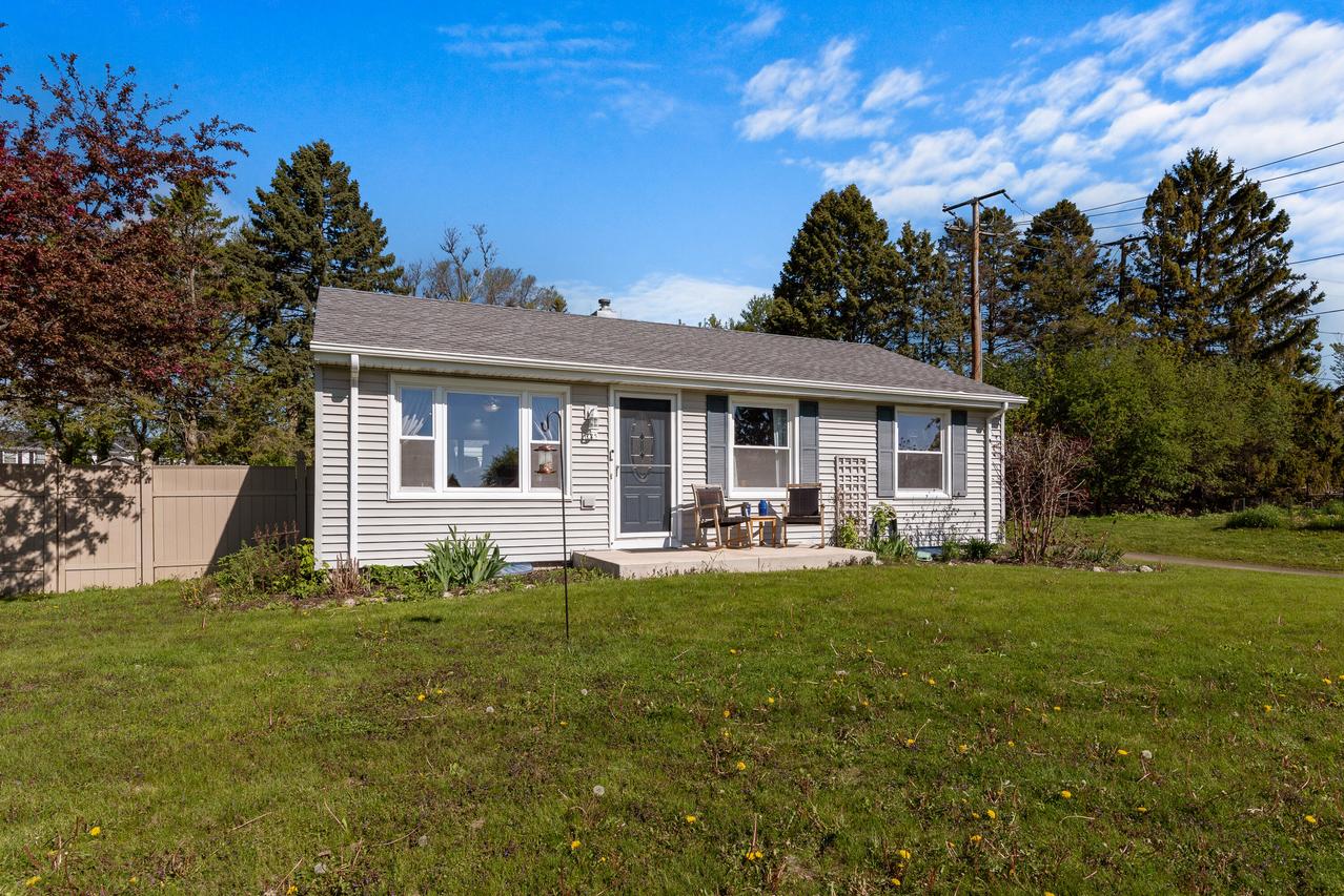 725 S Spring St, Port Washington, WI 53074