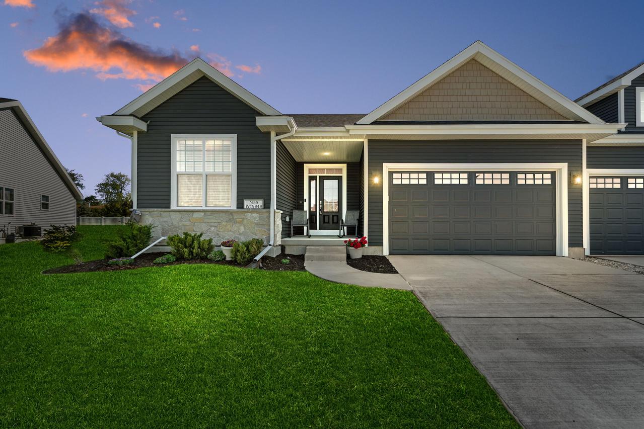 N55W19848 Magnolia Ct, Menomonee Falls, WI 53051
