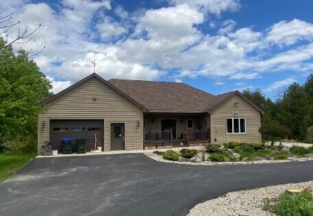 658 N Forest Dr, Forestville, WI 54213