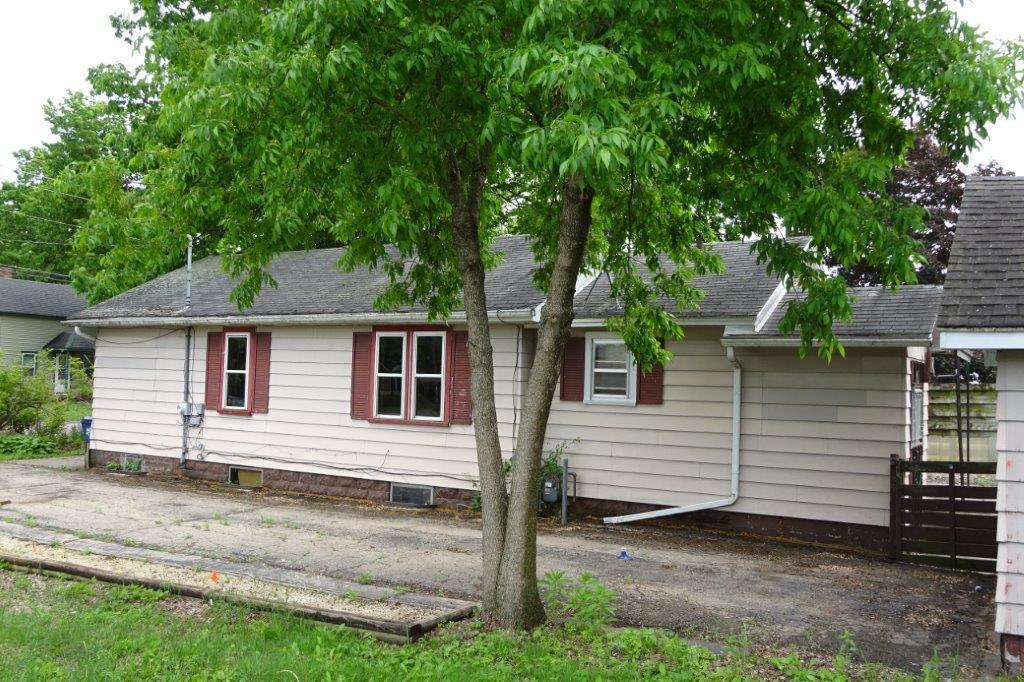 1305 La Crescent, Campbell, WI 54603