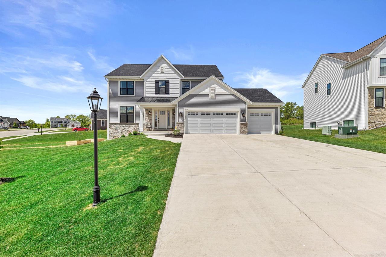 3741 Howell Oaks Dr, Waukesha, WI 53188
